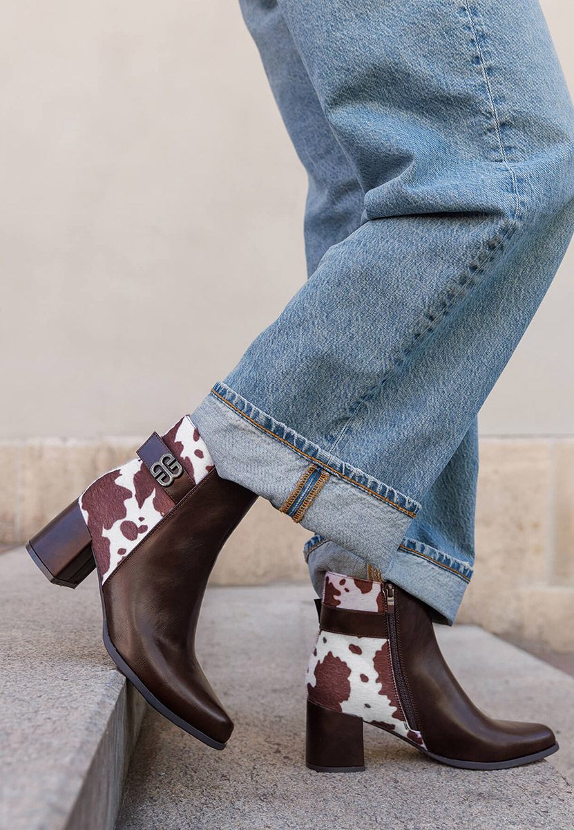 Brązowe botki na słupku Marivora