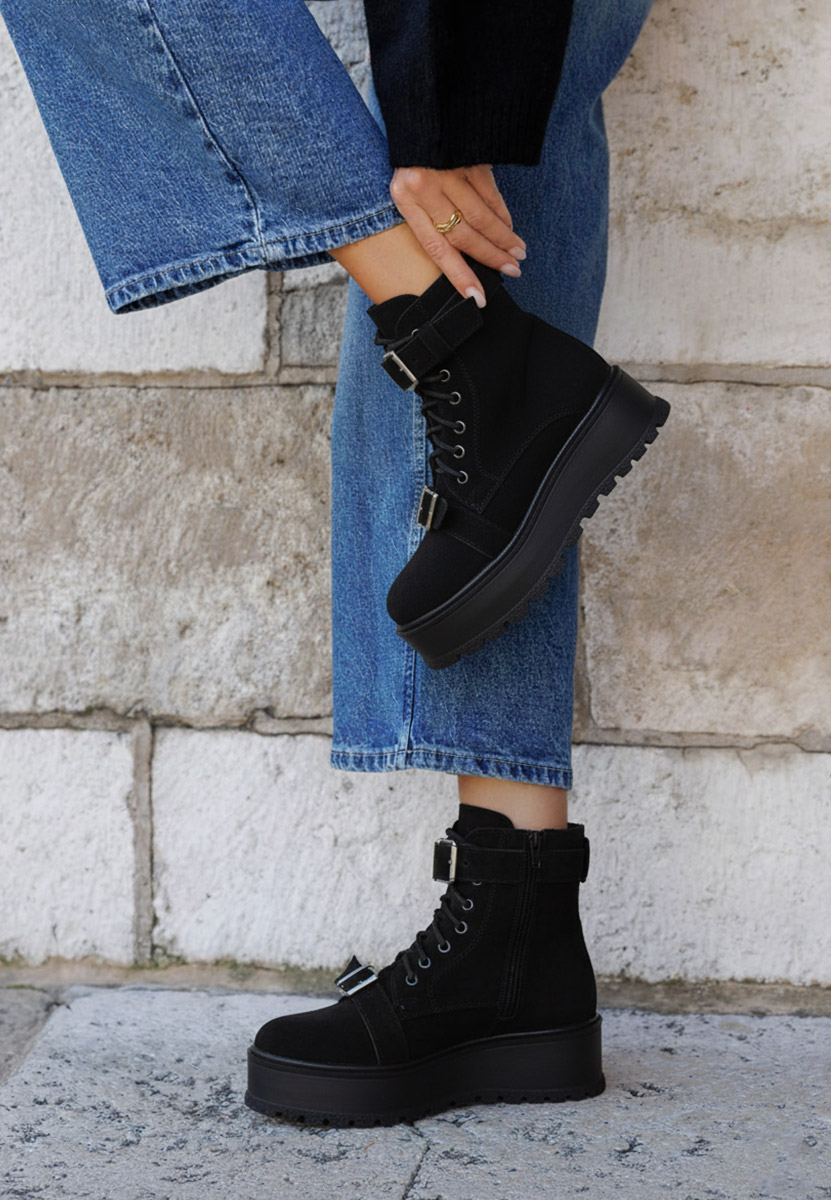 Czarne botki na platformie Astrid V6