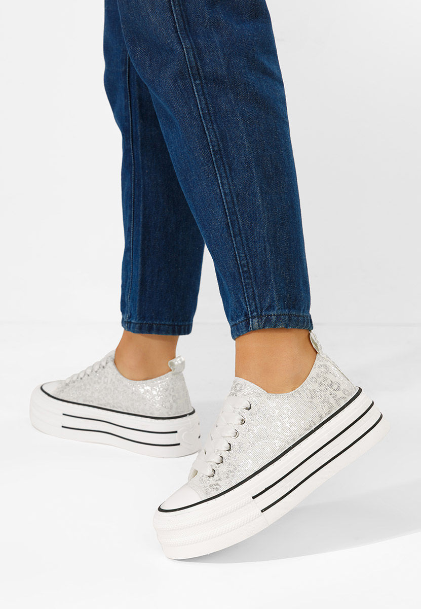 Srebrne trampki na platformie Nedra