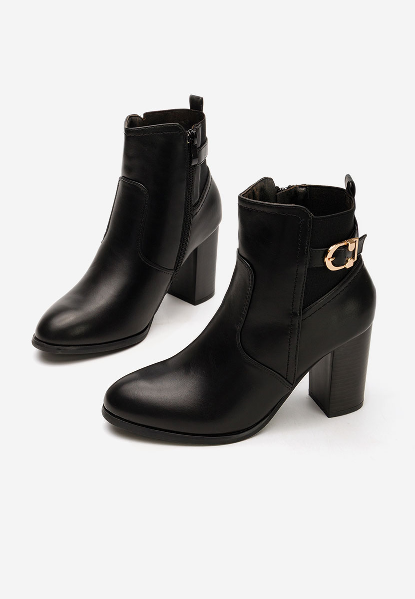 Czarne botki na słupku Alaki