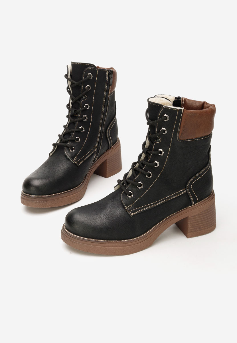 Czarne botki na słupku Celoria