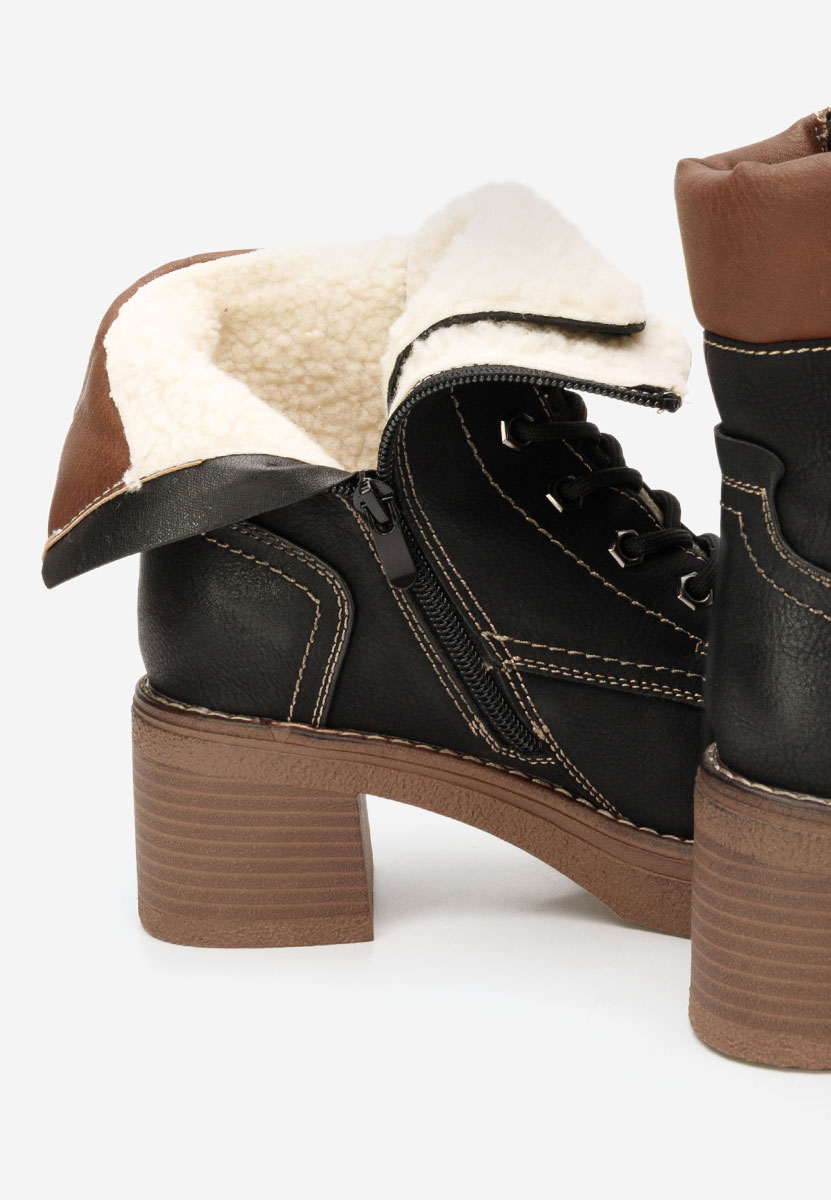 Czarne botki na słupku Celoria