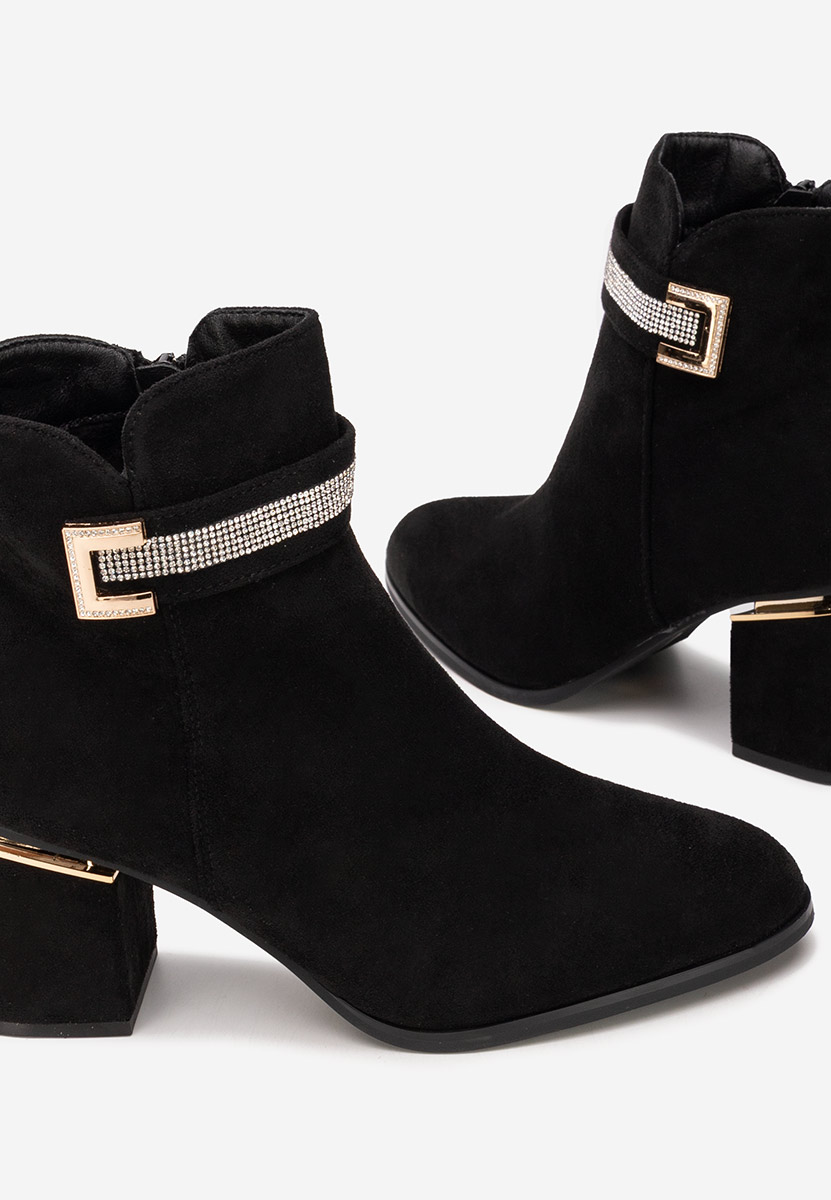 Czarne botki na obcasie Chameli