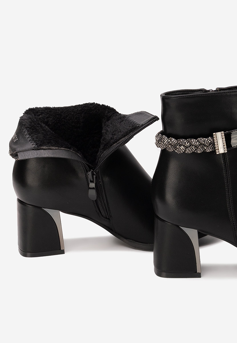 Czarne botki na słupku Delivora