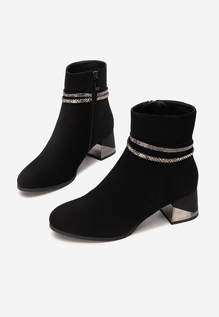 Czarne botki na słupku Floravia