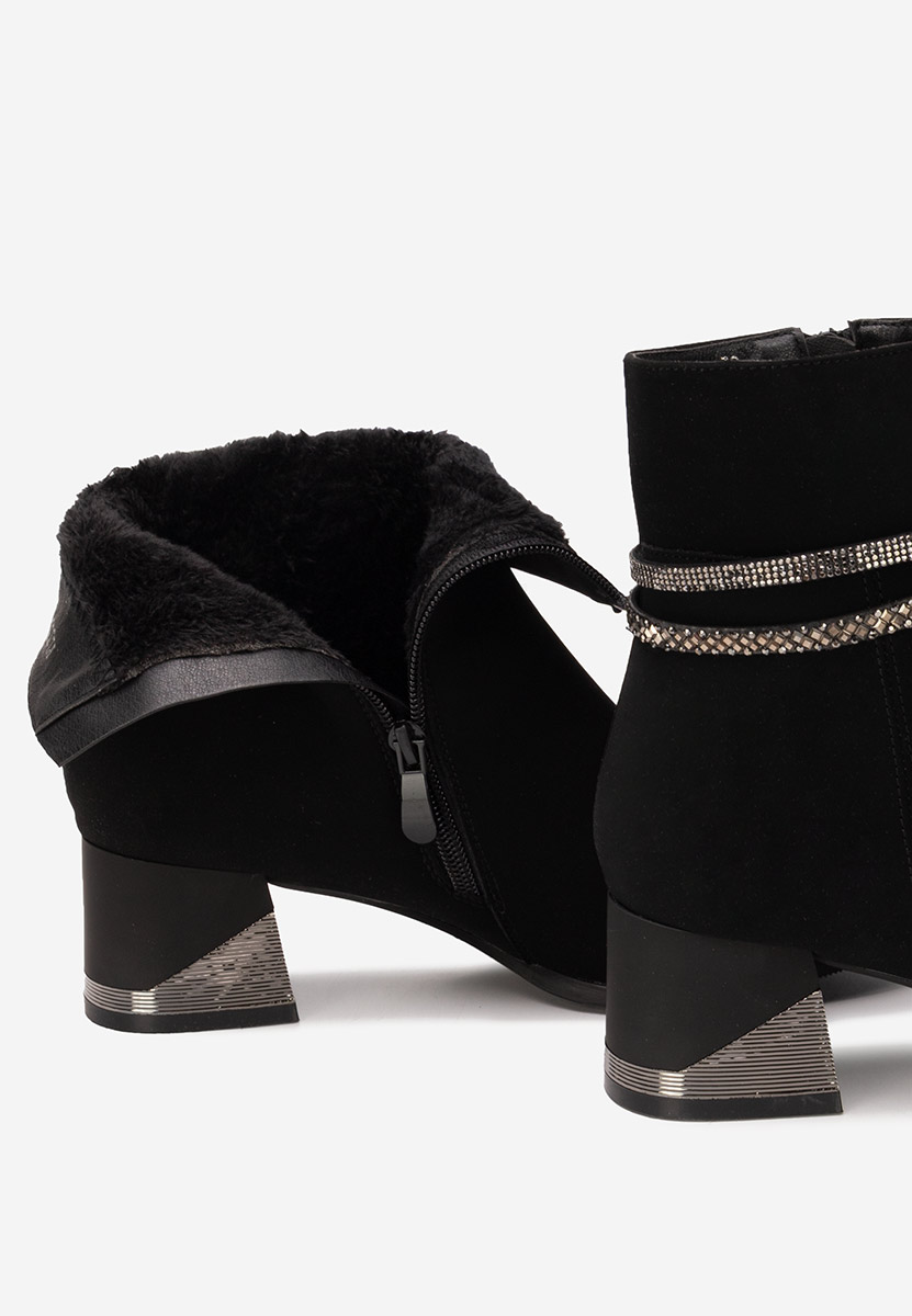 Czarne botki na słupku Floravia