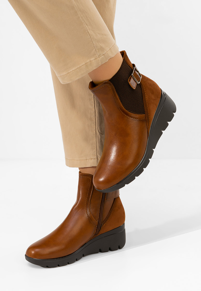 Brązowe botki na koturnie Ritama