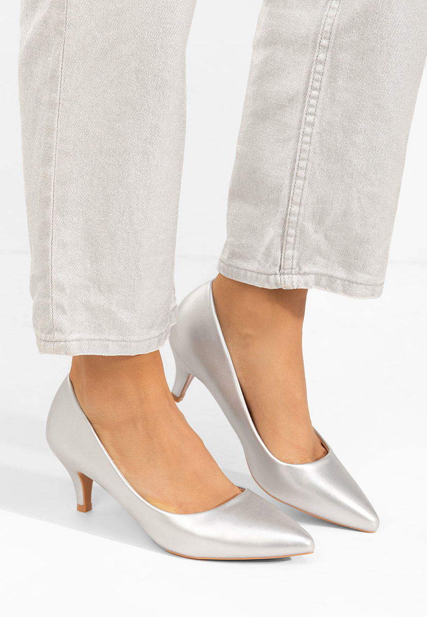 Srebrne czółenka na niskim obcasie Dianea