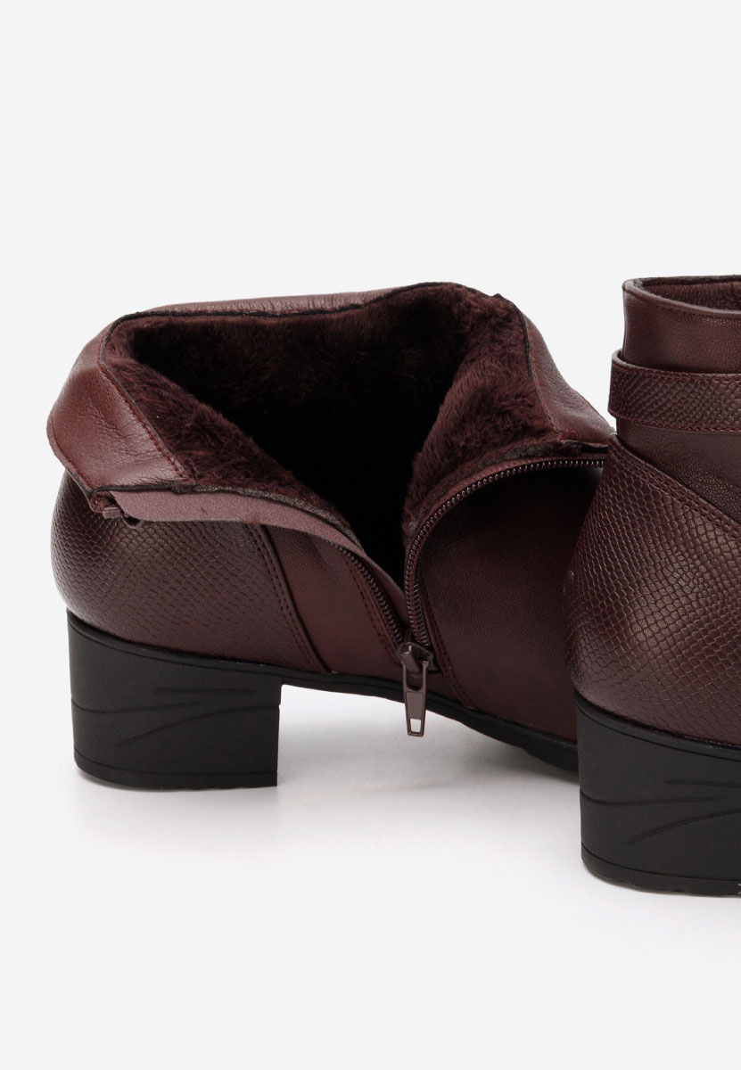 Bordowe botki na słupku Doviera