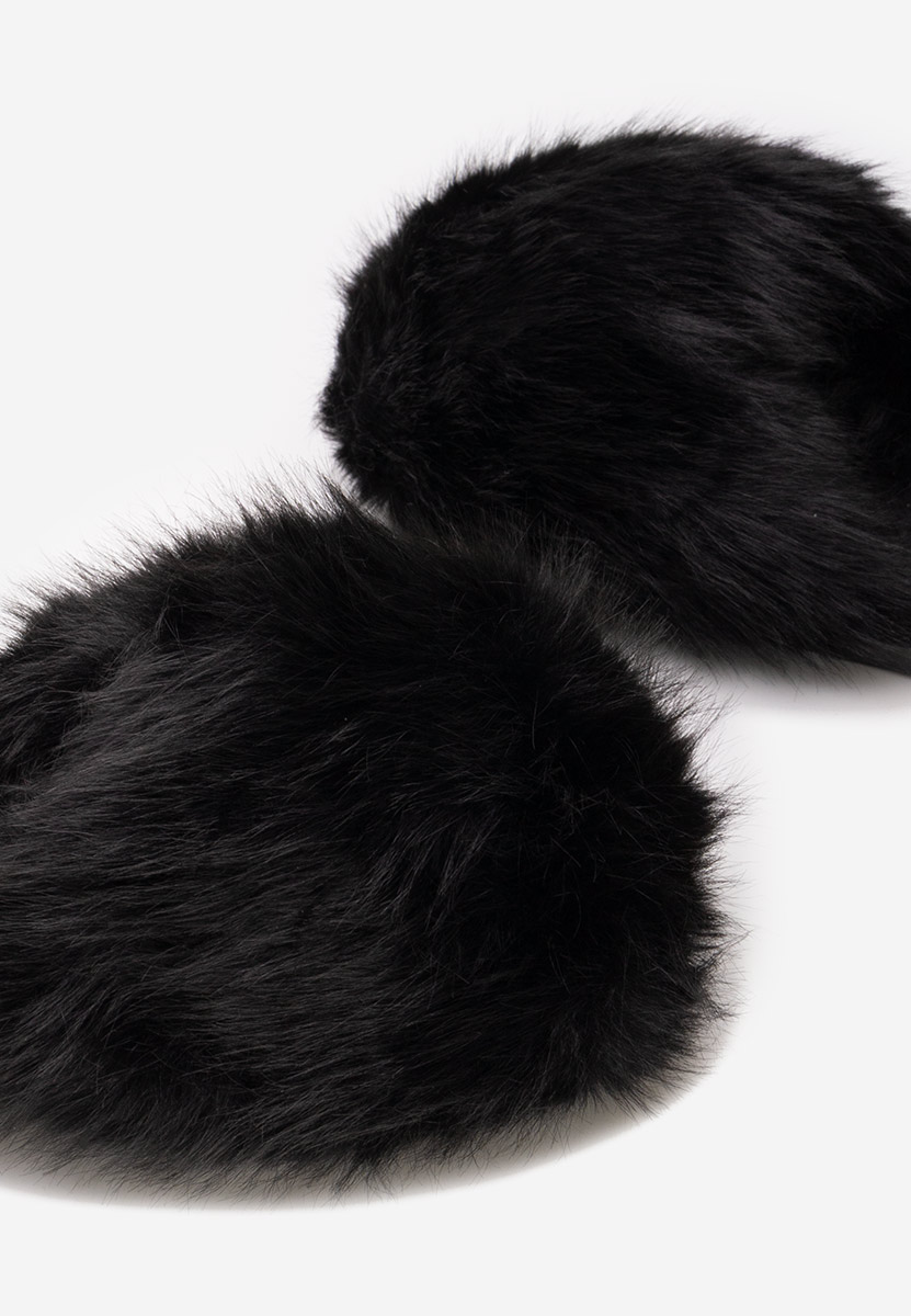 Czarne klapki z futerkiem Vesoria Czarne klapki z futerkiem Vesoria