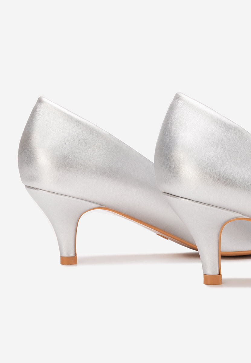 Srebrne czółenka na niskim obcasie Dianea