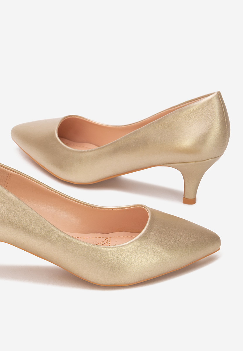 Złote czółenka na niskim obcasie Dianea