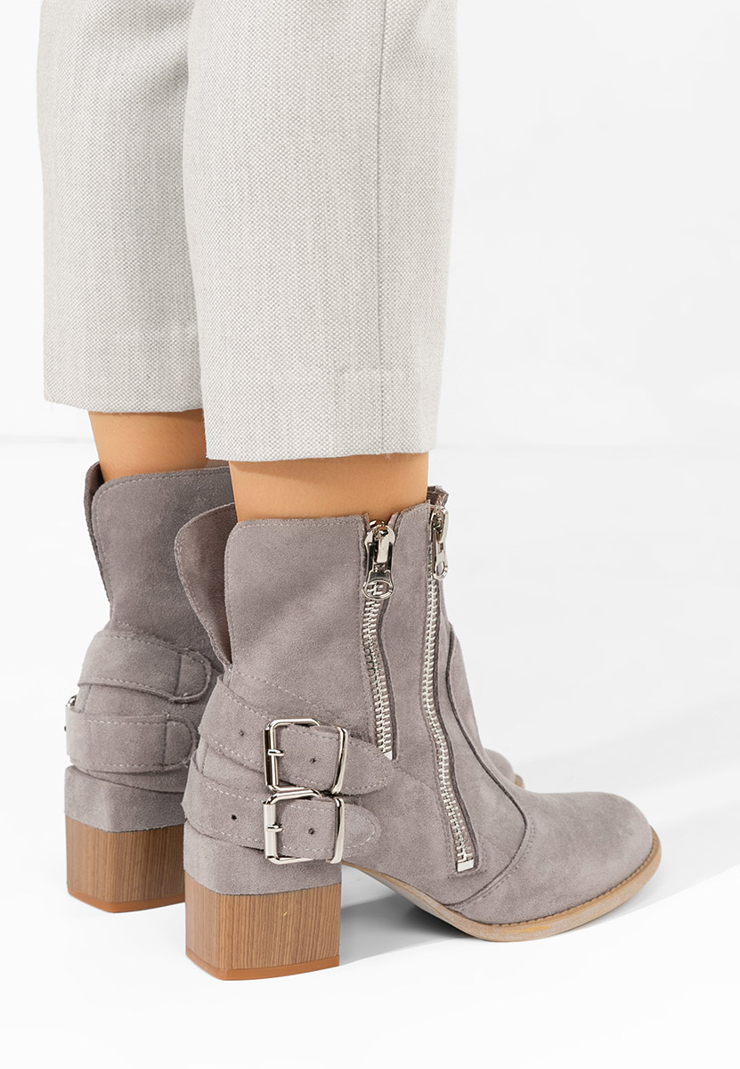 Szare botki na słupku Laroya V5 Szare botki na słupku Laroya V5