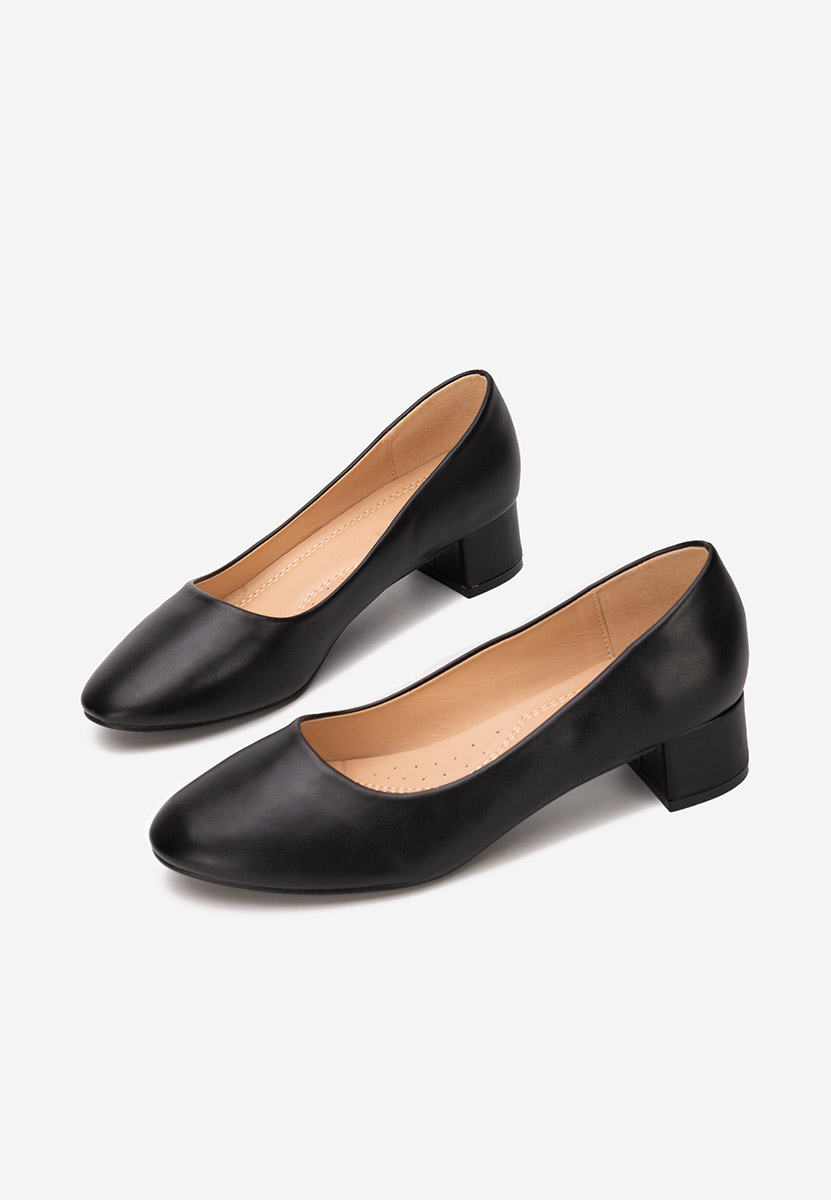 Czarne czółenka na niskim obcasie Carmira