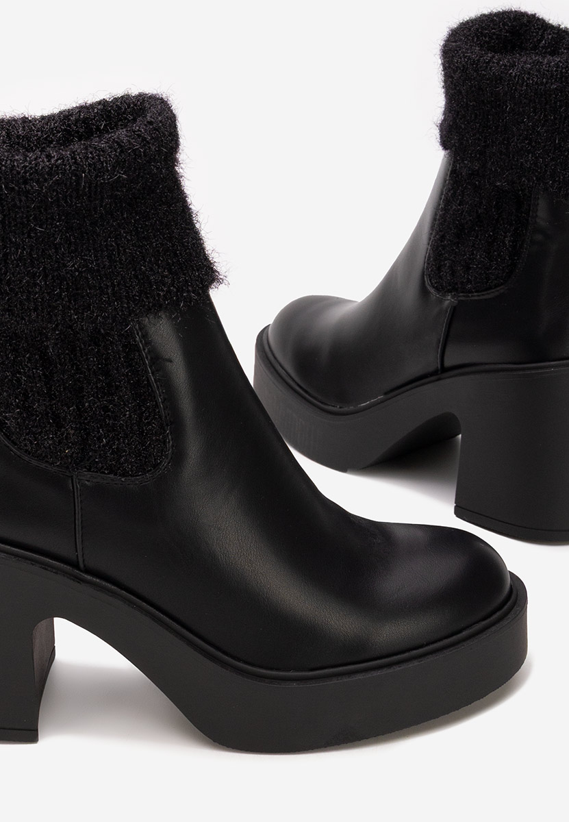 Czarne botki płaskie z elastyczną cholewką Philippa