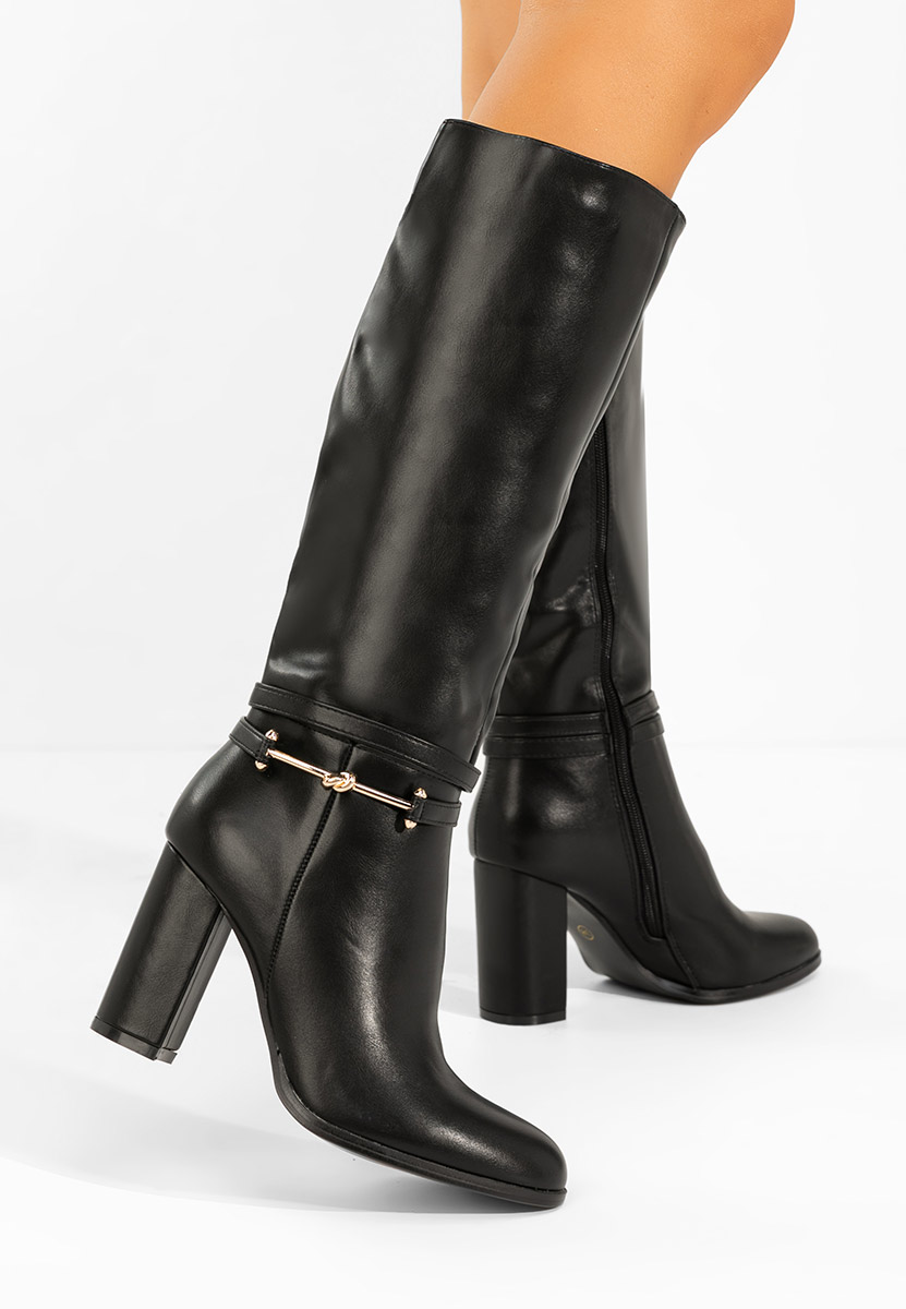 Czarne kozaki na słupku Dresara