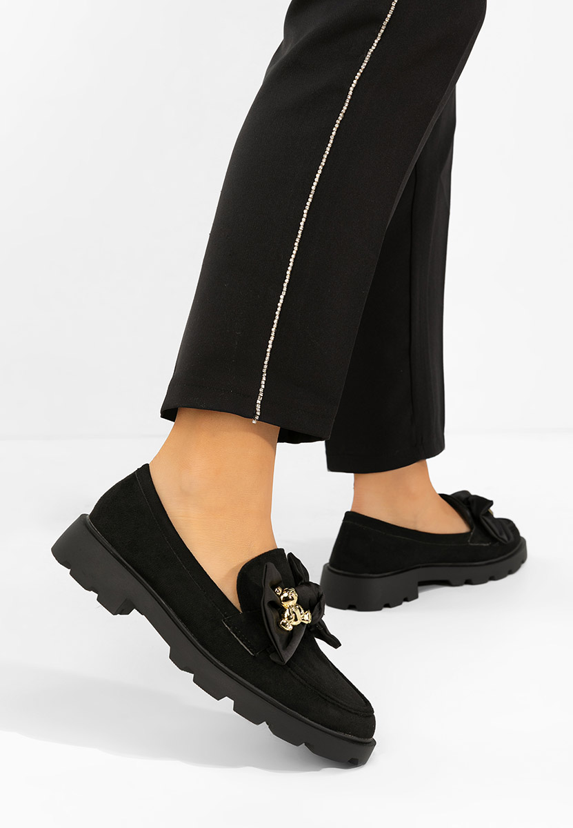 Czarne mokasyny na grubej podeszwie Desana