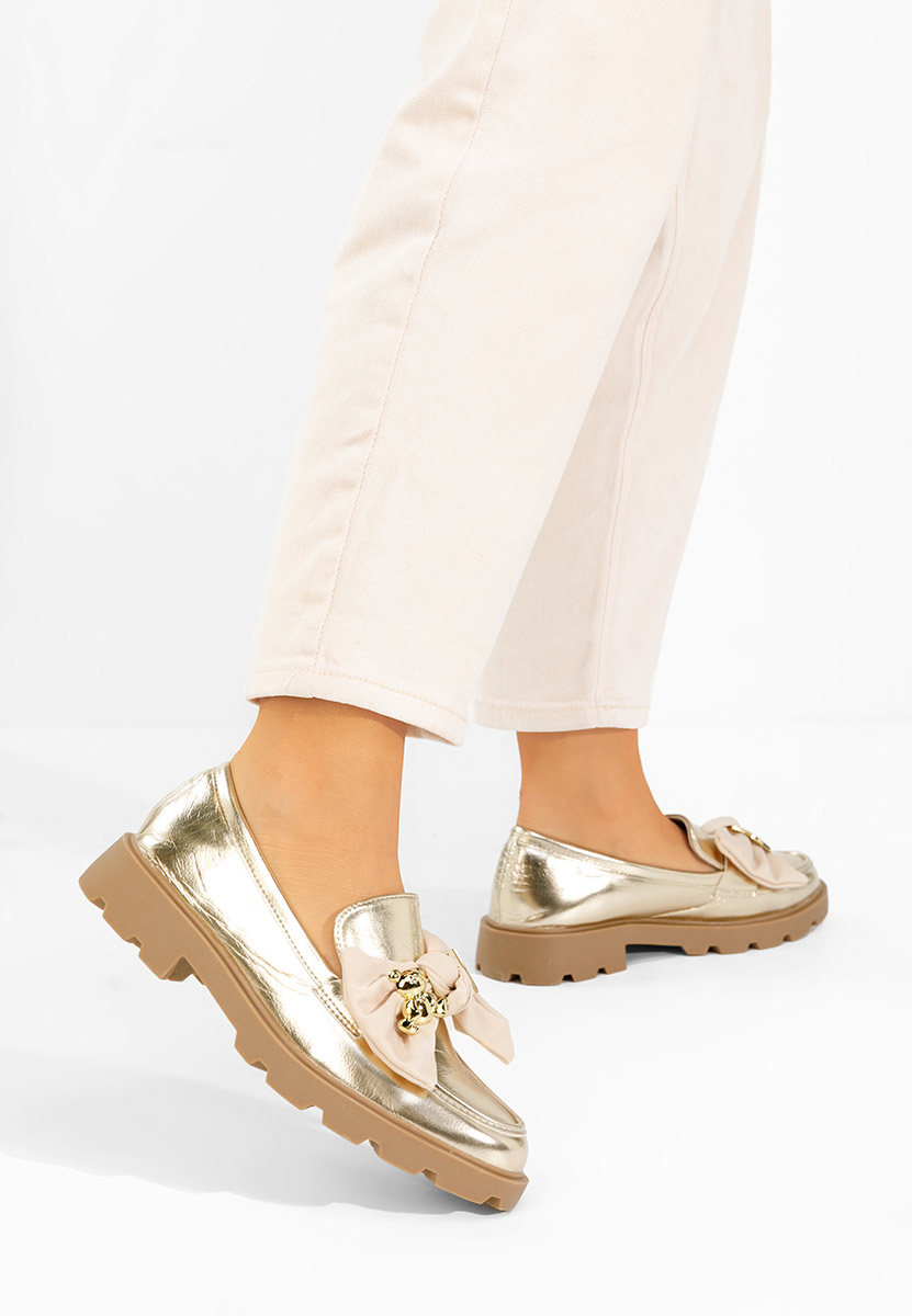 Złote mokasyny na grubej podeszwie Desana