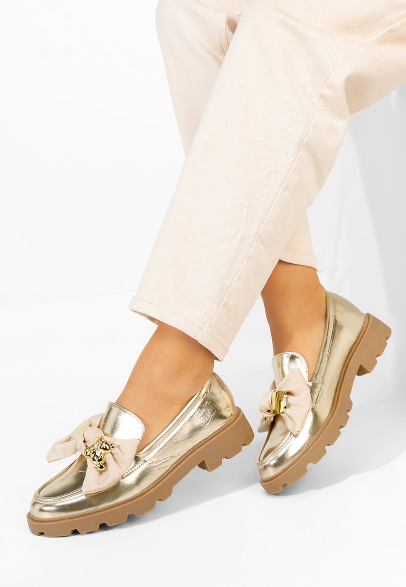 Złote mokasyny na grubej podeszwie Desana