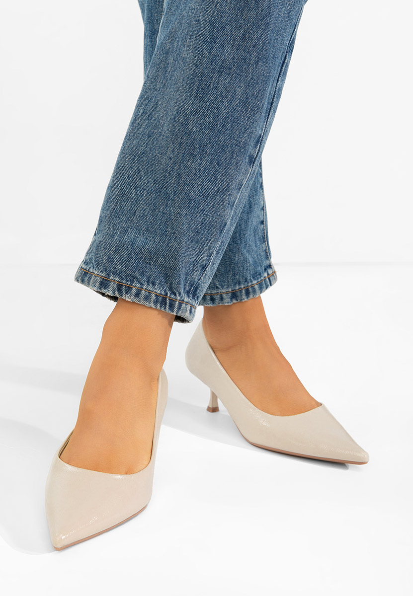 Beżowe czółenka na niskim obcasie Dianela