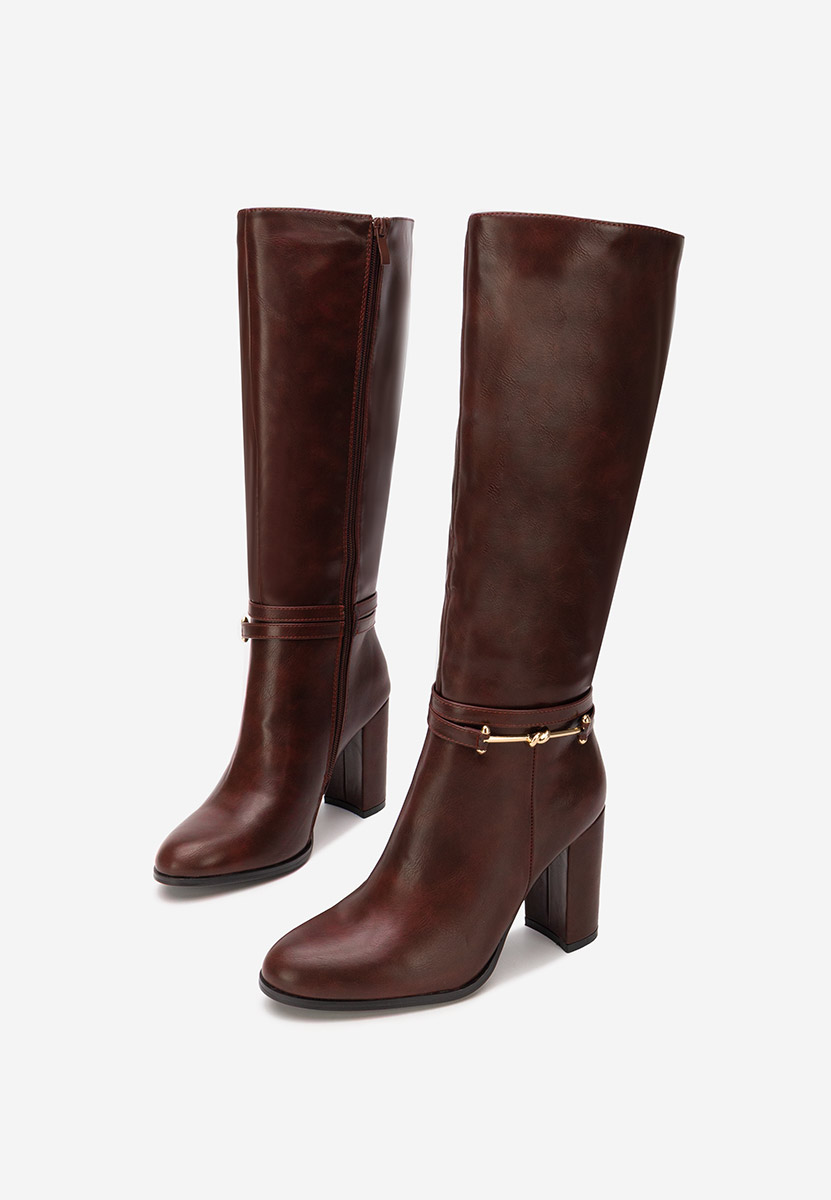 Bordowe kozaki na słupku Dresara