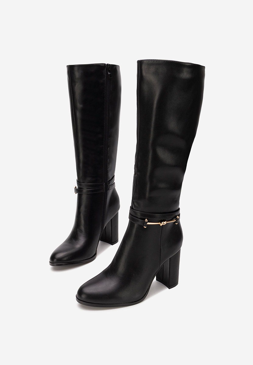 Czarne kozaki na słupku Dresara