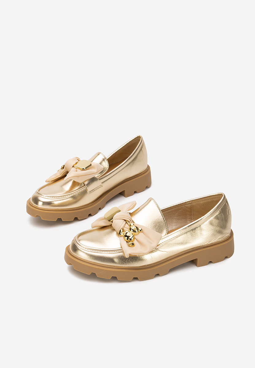 Złote mokasyny na grubej podeszwie Desana