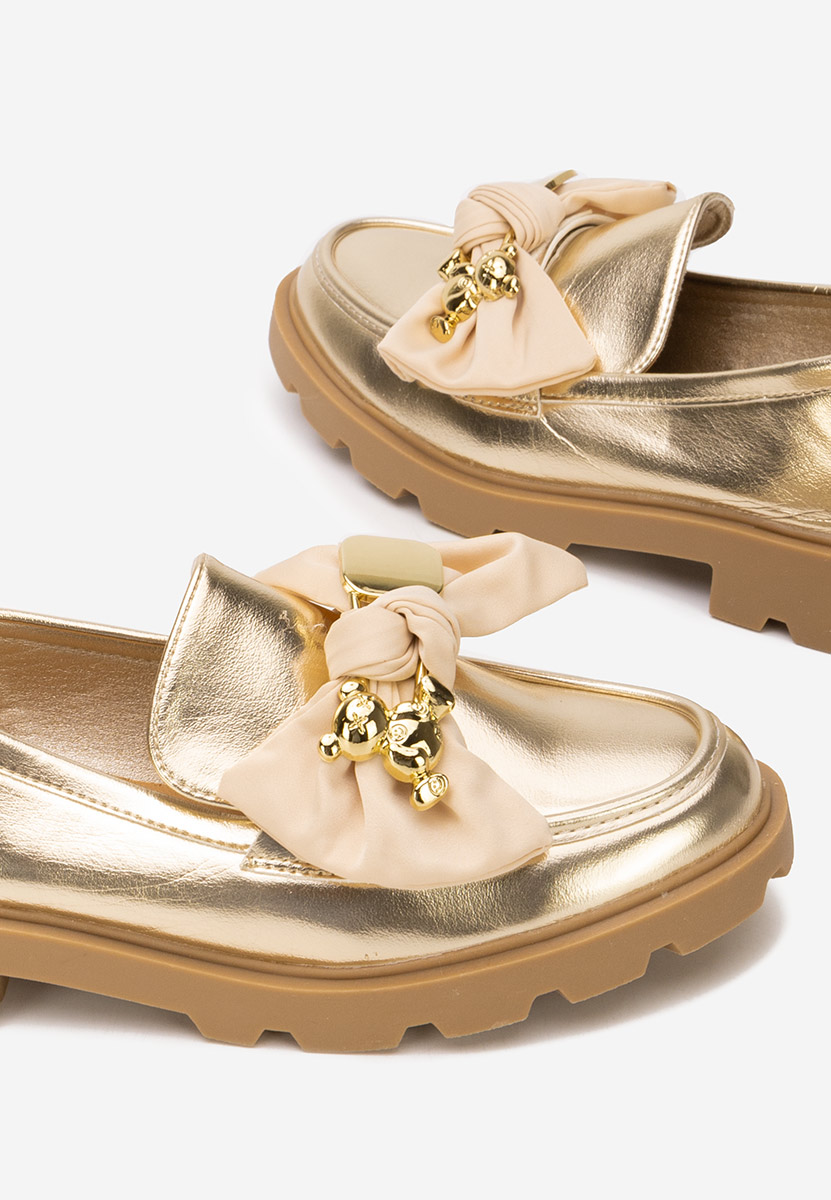 Złote mokasyny na grubej podeszwie Desana