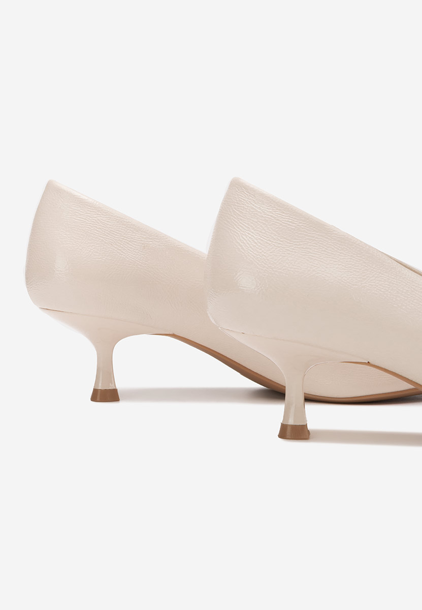 Beżowe czółenka na niskim obcasie Dianela