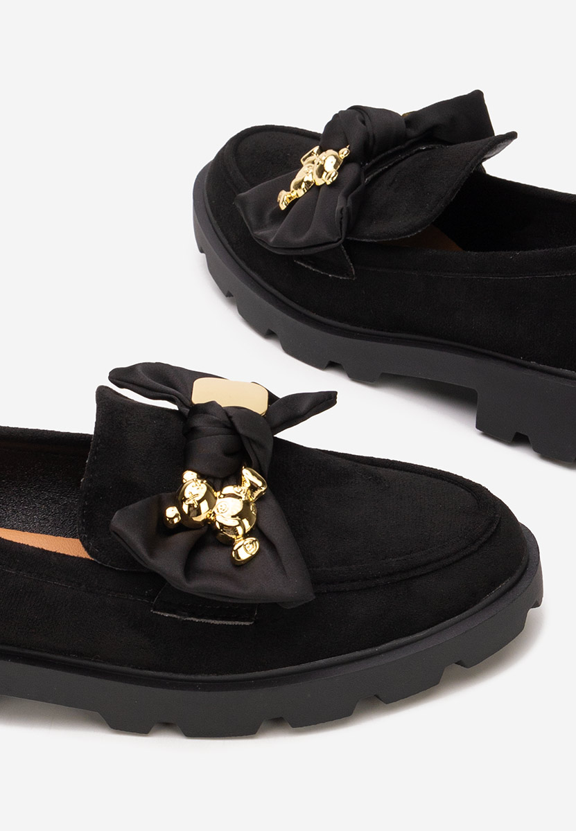 Czarne mokasyny na grubej podeszwie Desana