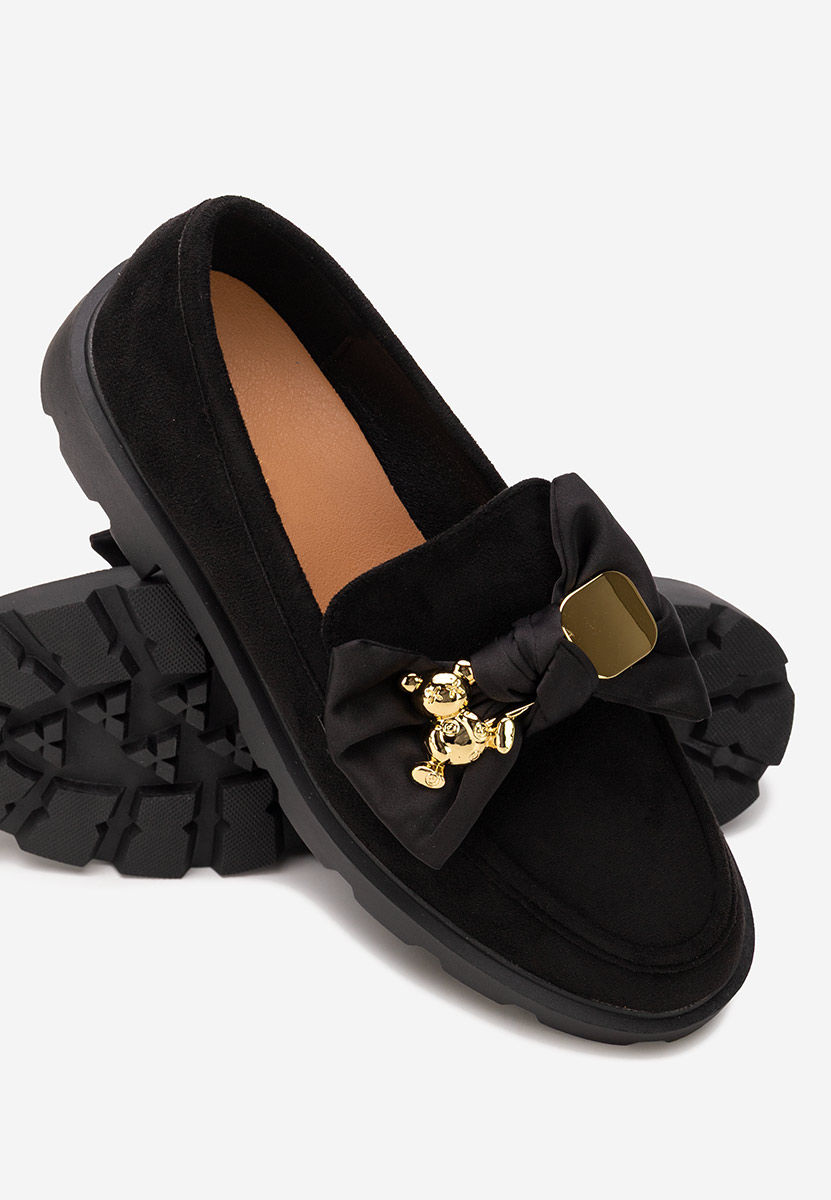 Czarne mokasyny na grubej podeszwie Desana