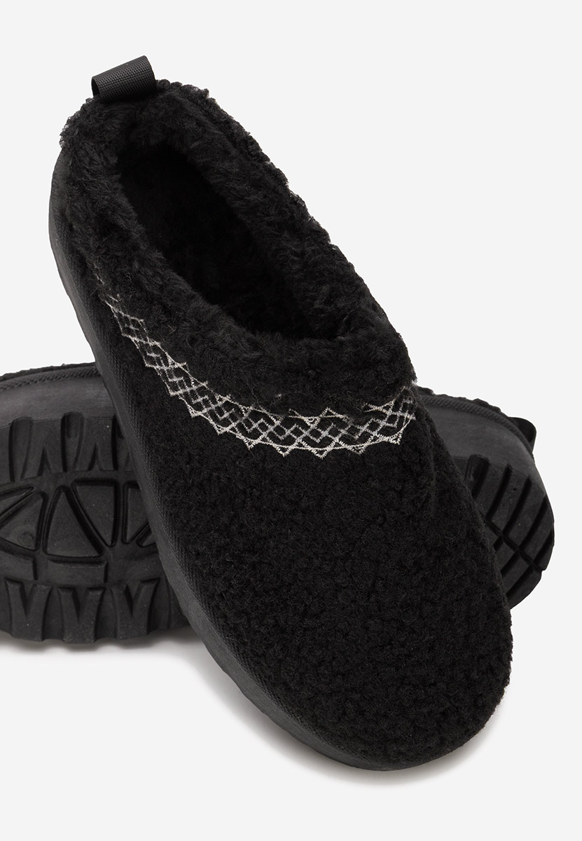 Czarne klapki na platformie Aronna