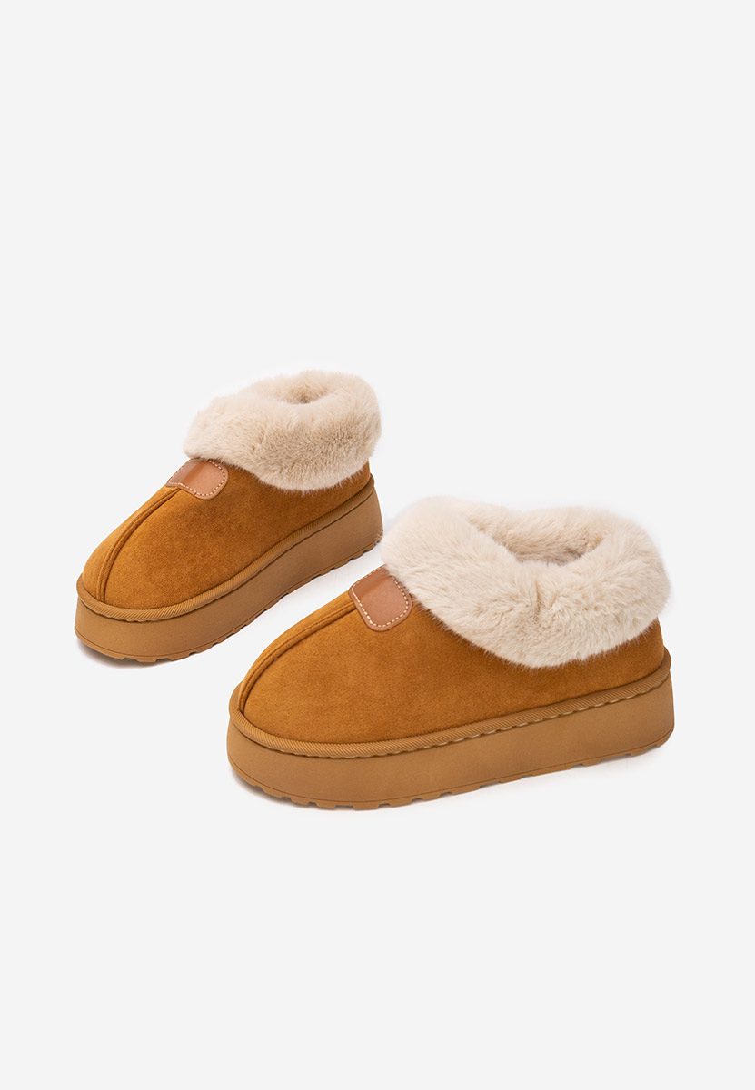 Camelowe botki na platformie Elarva