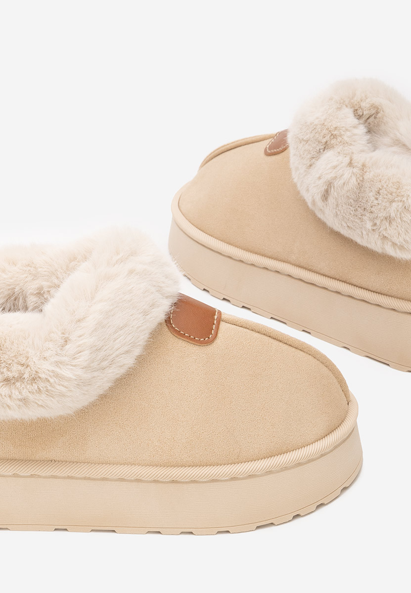 Beżowe botki na platformie Elarva