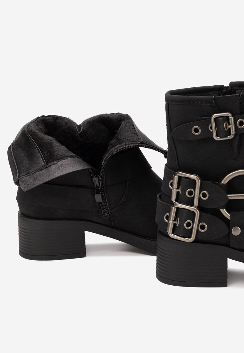 Czarne botki płaskie Agathia