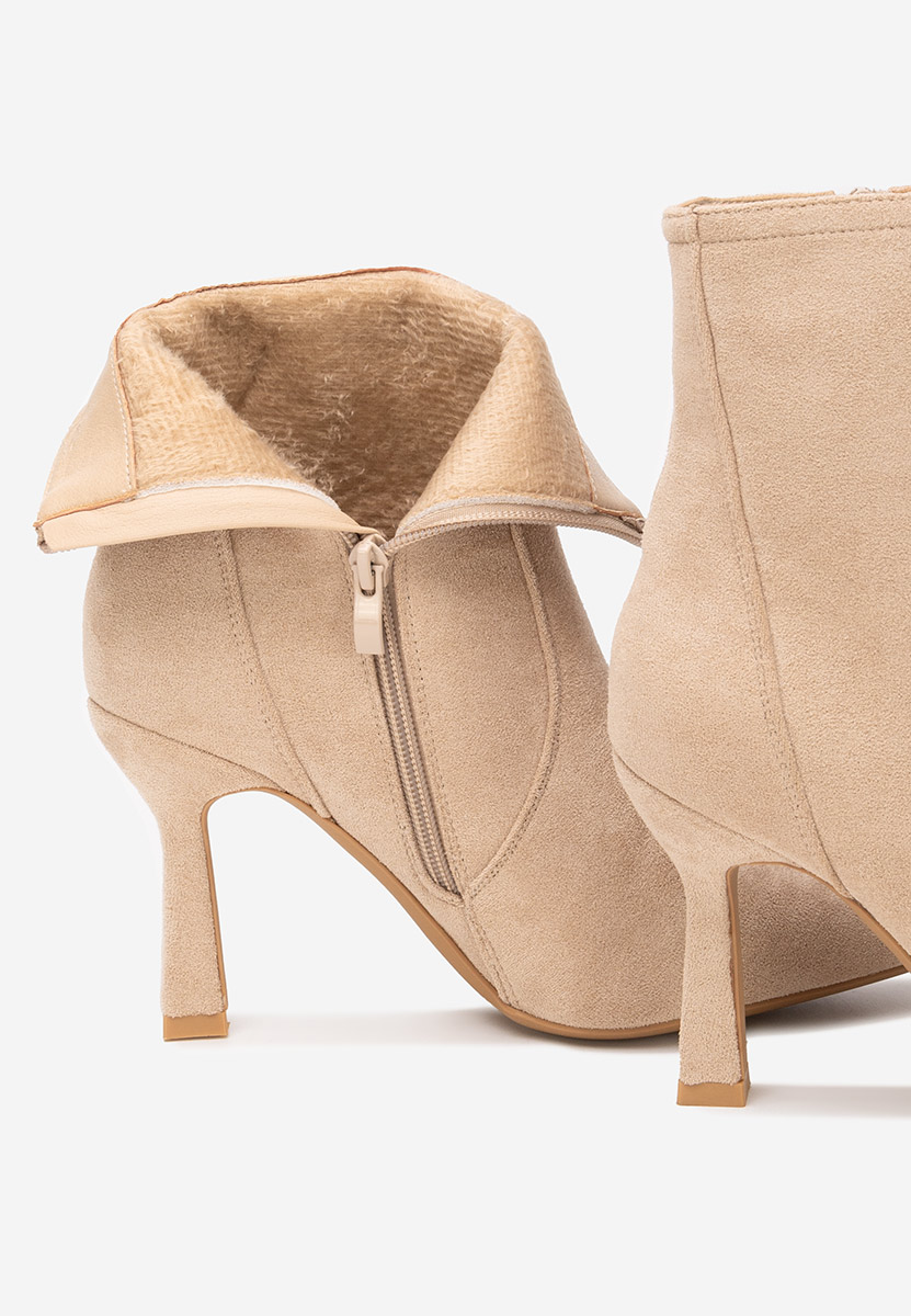 Beżowe botki na szpilce Danelia
