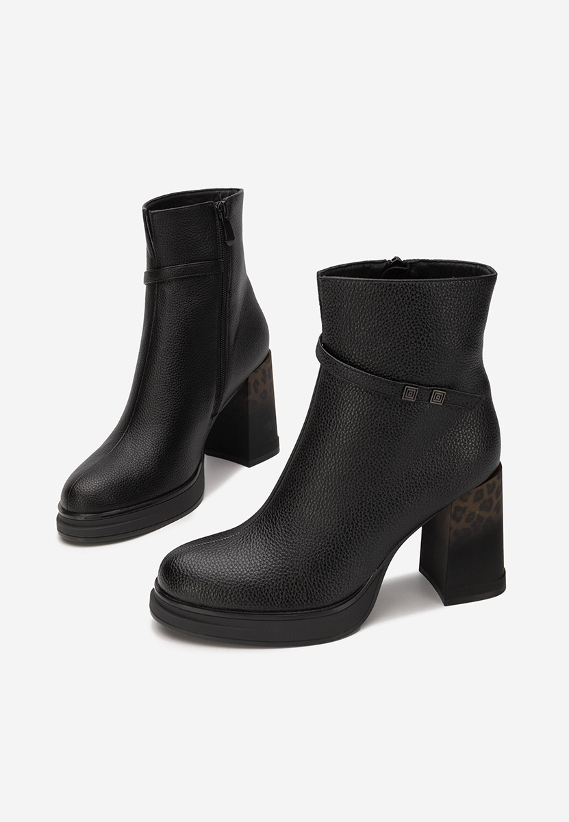 Czarne botki na słupku Rannia V2