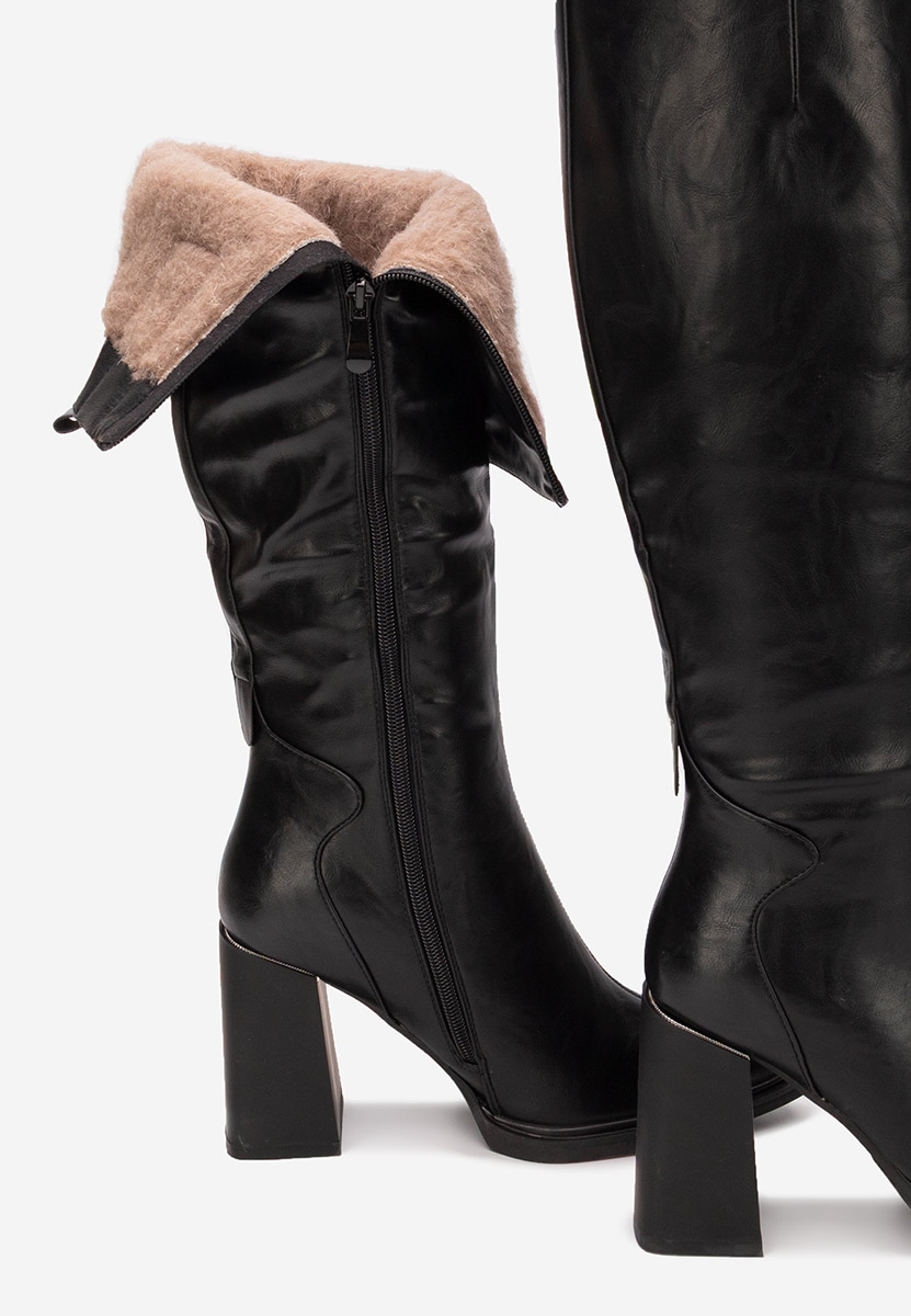 Czarne kozaki na słupku Ricardia