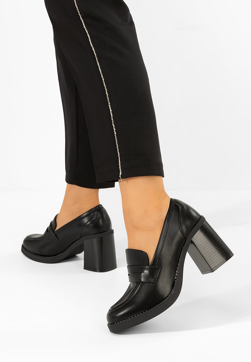 Czarne mokasyny na słupku Zenova