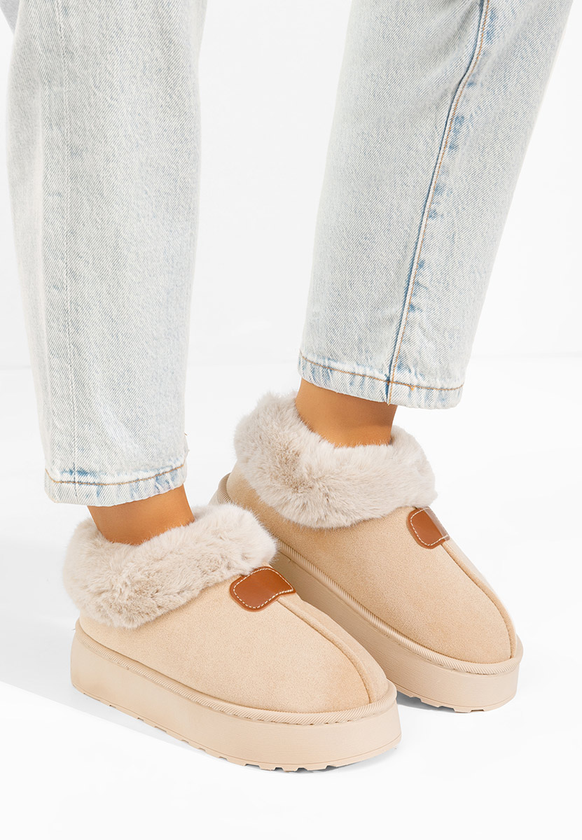 Beżowe botki na platformie Elarva