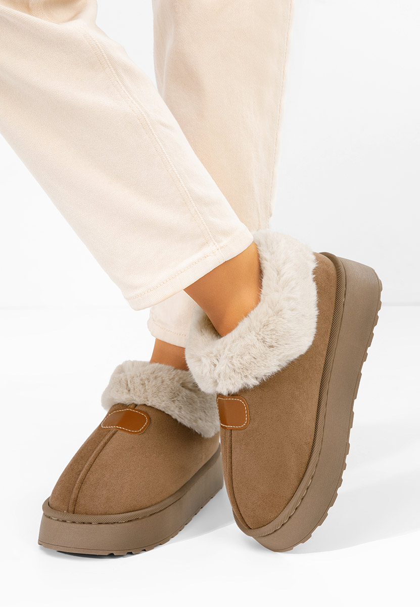 Brązowe botki na platformie Elarva