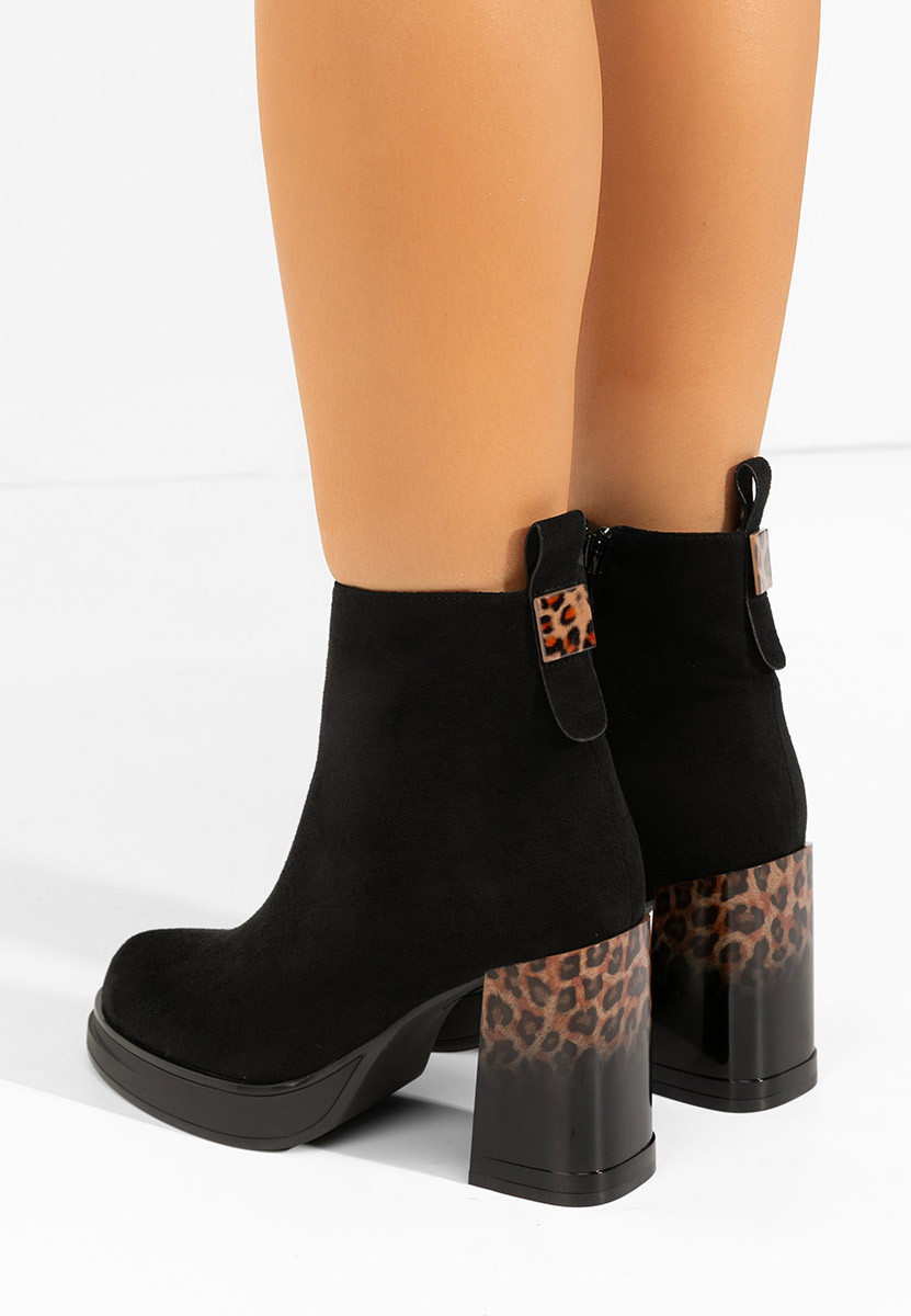 Czarne botki na słupku Astonia