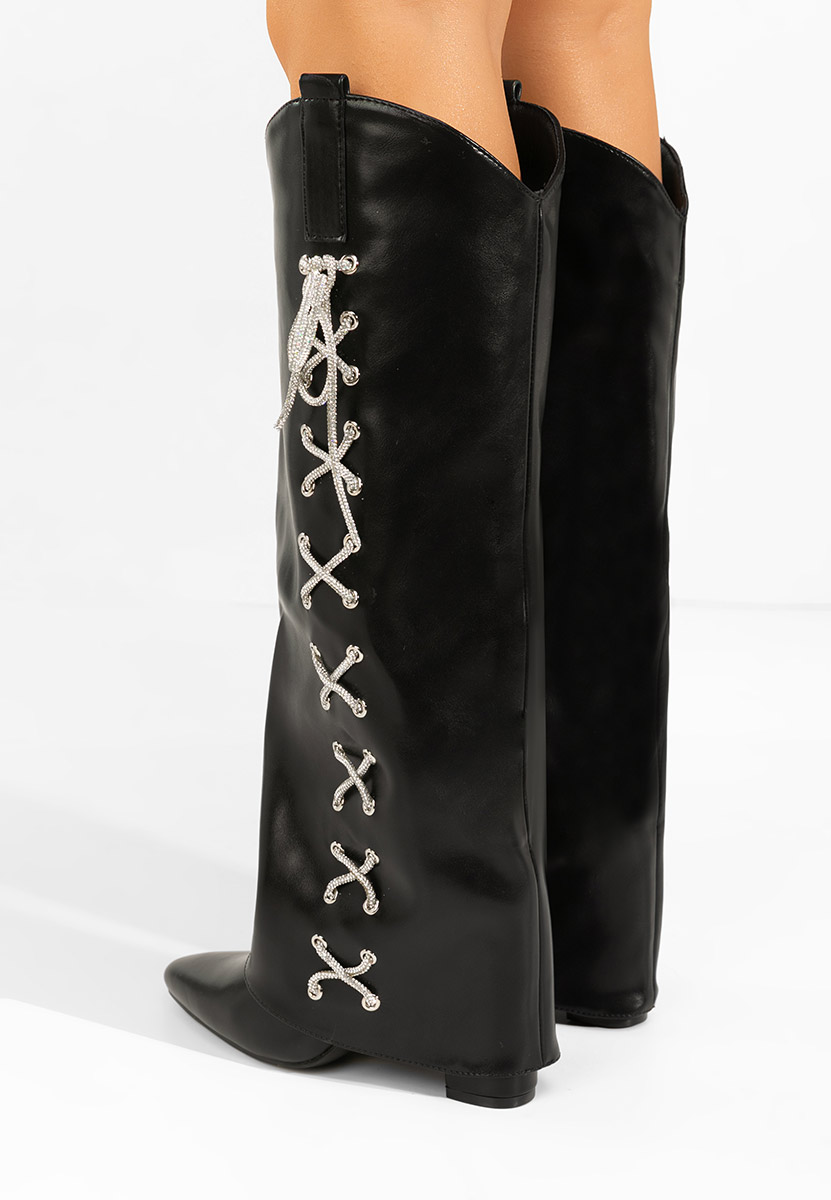 Czarne kozaki na słupku Patrisia