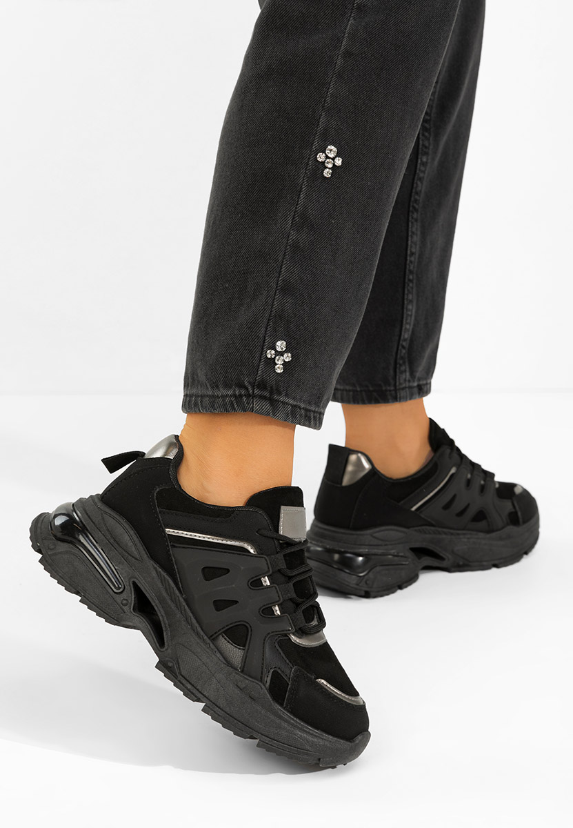 Czarne sneakersy na koturnie Alverisa