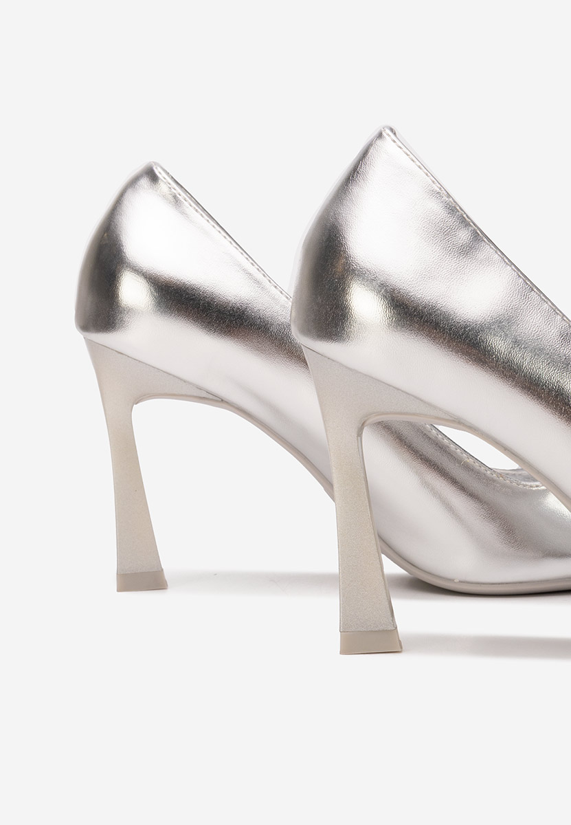 Srebrne czółenka na szpilce Xeresa