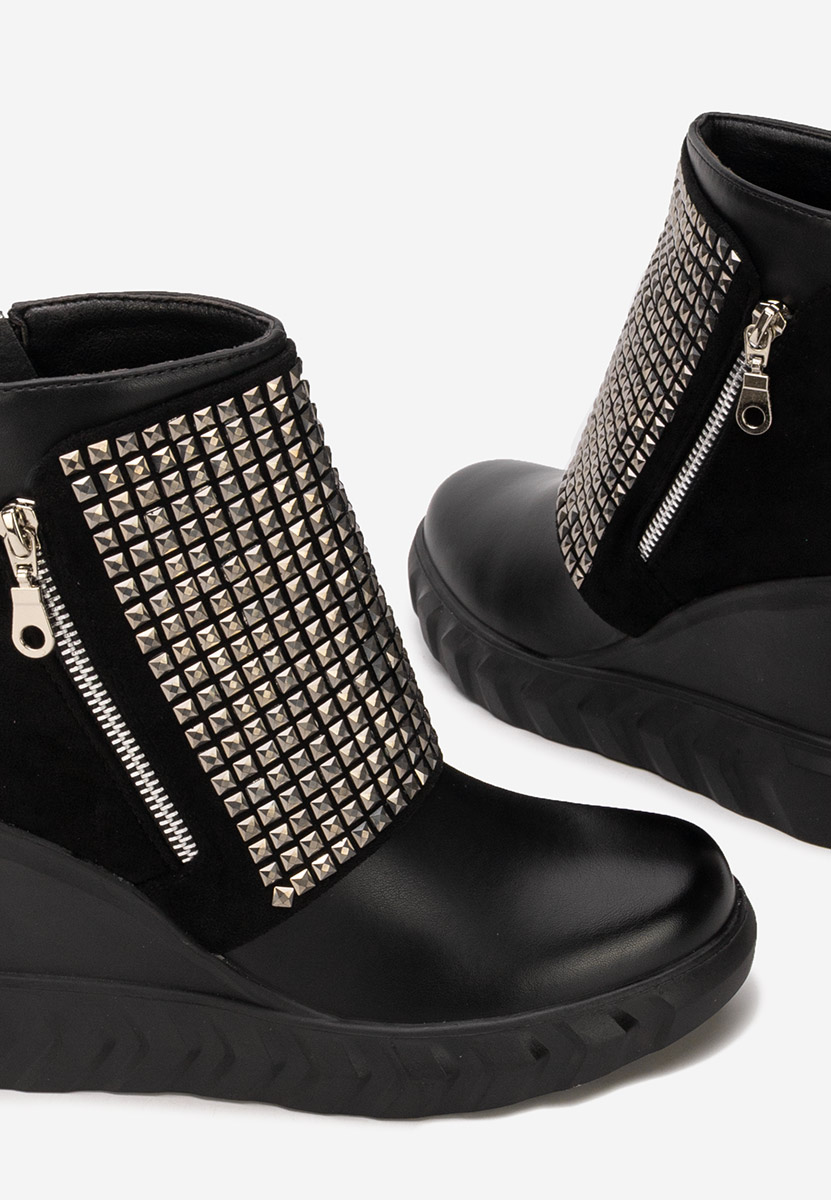 Czarne botki na koturnie Ismelora