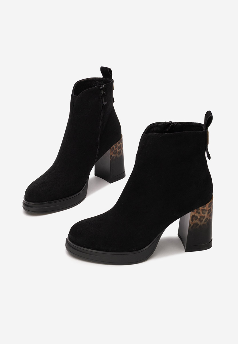 Czarne botki na słupku Astonia