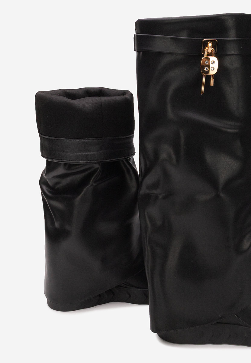 Czarne kozaki na koturnie Ipira