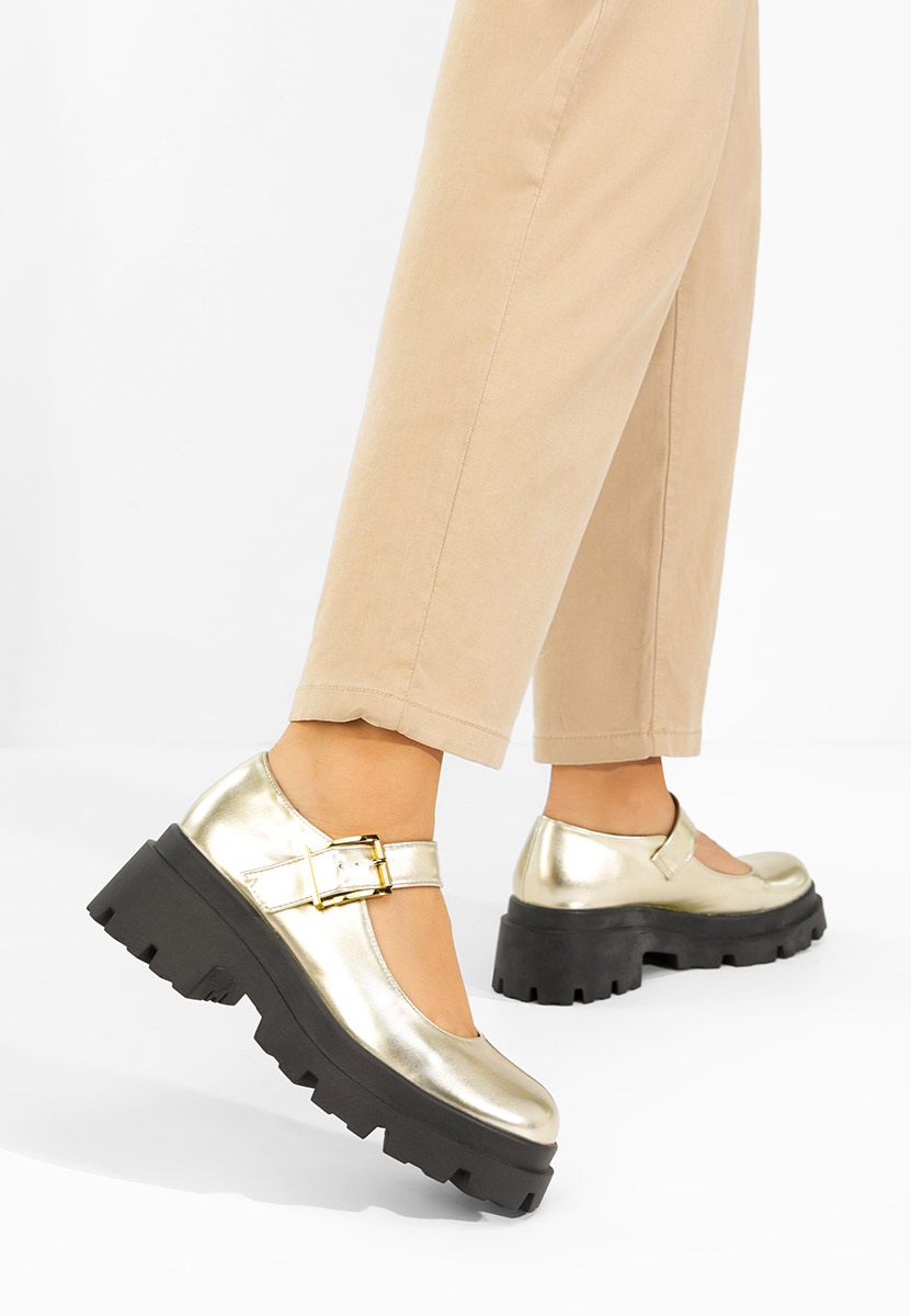 Złote czółenka na platformie Masovia