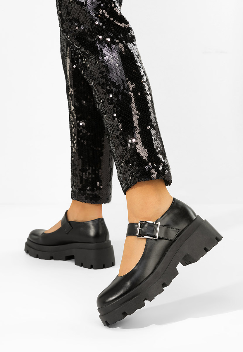 Czarne czółenka na platformie Masovia